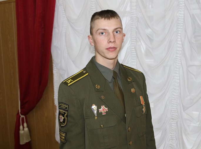 Мостовчанин Максим Фёдоров осуществил свою мечту стать офицером