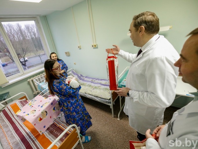 Министр здравоохранения Владимир Караник принял участие в акции «Наши дети»