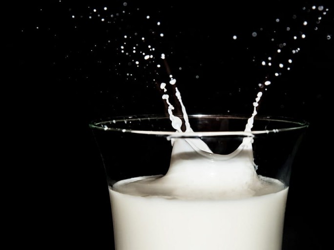 Женщина напоила чужих детей 355 литрами грудного молока