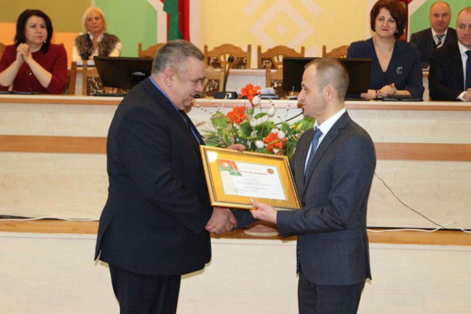 В Мостовском райисполкоме состоялось вручение областных и районных наград