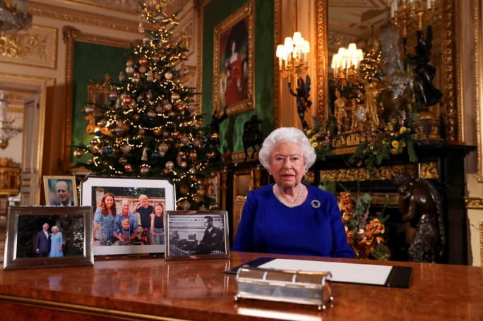 Королева Елизавета II созвала экстренную встречу, чтобы решить судьбу внука и его жены