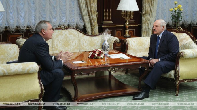 Александр Лукашенко обсудил с главой 'Роскосмоса' совместные проекты в космической сфере