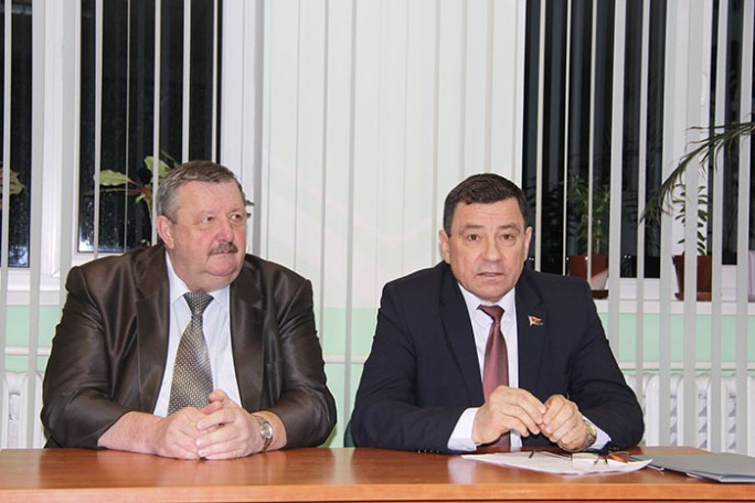 Председатель районного Совета депутатов Валерий Табала рассказал, как развивается район, укрепляется народовластие на Мостовщине