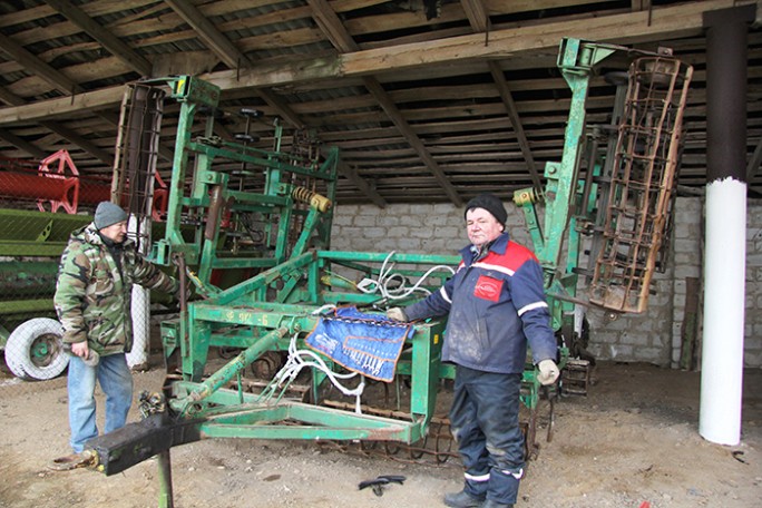 Как аграрии Мостовщины ведут ремонт сельскохозяйственной техники