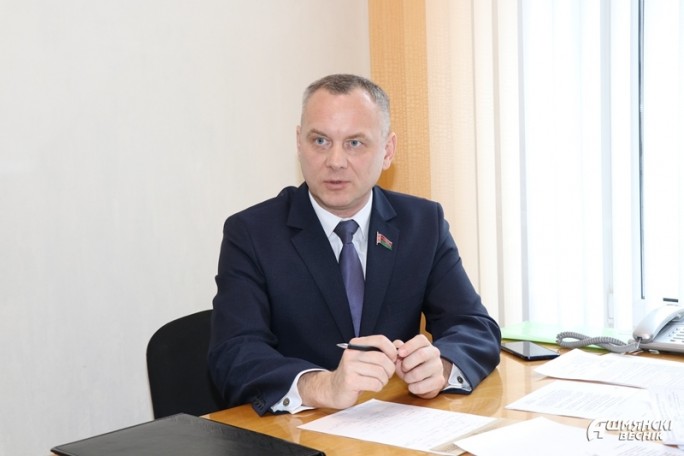 Член Совета Республики от Гродненской области Игорь Гедич провел прием граждан в Ошмянах
