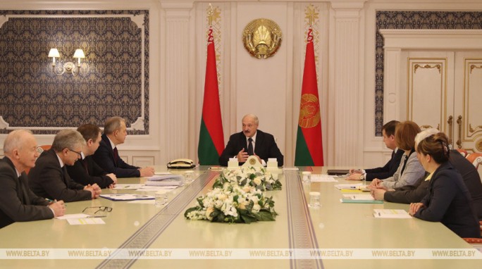 Александр Лукашенко собрал совещание по эпидемиологической ситуации в Беларуси