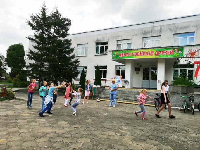 Мостовский районный центр творчества детей и молодёжи вошёл в тройку лучших по итогам учебного года
