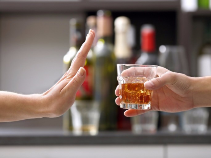 Как пить не дать: чем опасен алкоголизм и почему нельзя употреблять алкоголь в жару