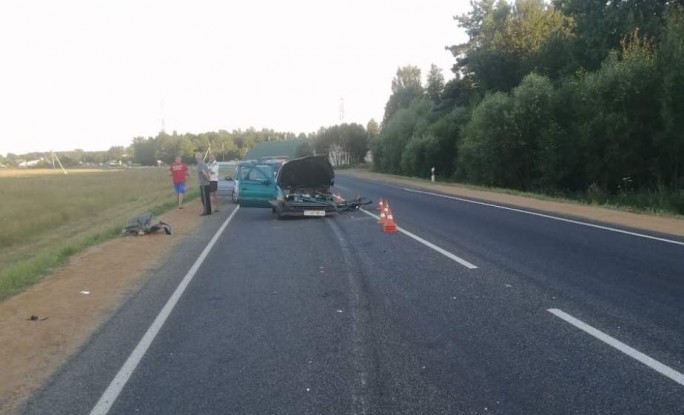 Происшествия на дорогах в Лидском районе: лобовое столкновение иномарок и наезд на пешехода