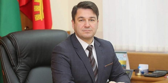 Озеленение города и локальные вопросы к ЖКХ. Заместитель председателя облисполкома Виктор Пранюк ответил на обращения жителей региона в рамках субботней прямой телефонной линии