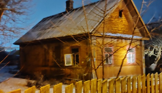 Огнём в Мостах повреждены перекрытия, кровля, стены жилого дома