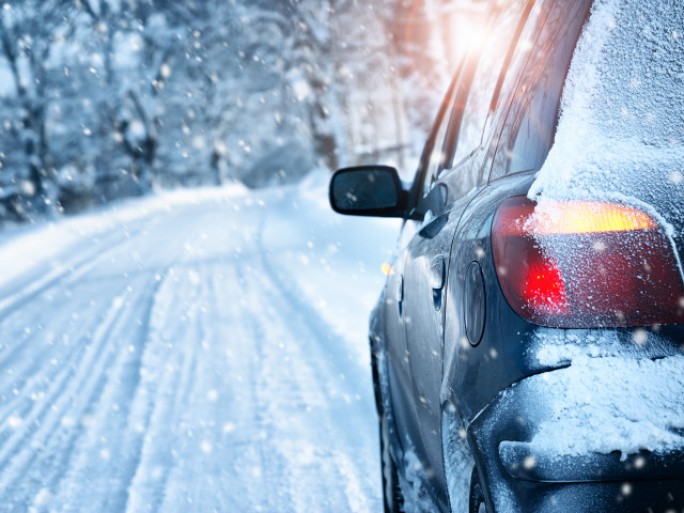 Зачем зимой включать в машине кондиционер и как выйти из заноса? Полезные советы для зимних поездок от экспертов