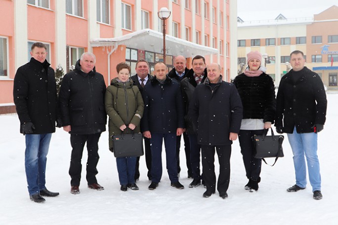Делегаты Мостовщины отправились в Минск на VI Всебелорусское народное собрание