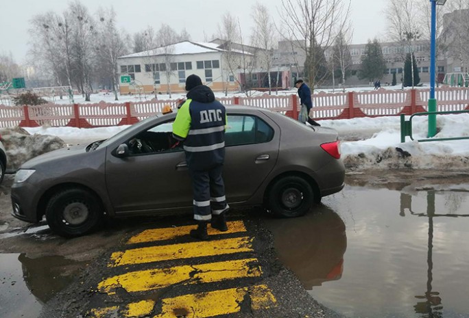 Госавтоинспекция Мостовщины провела профилактическую акцию «Лучший друг – автокресло»