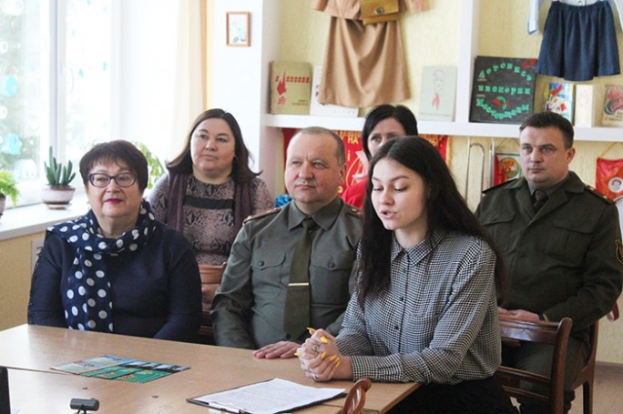 В Мостовском районном центре творчества детей и молодёжи прошла диалоговая площадка по  вопросам службы в армии