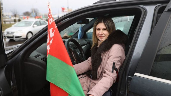 ФОТОФАКТ: Автопробег 'За единую Беларусь!' стартовал в Минске
