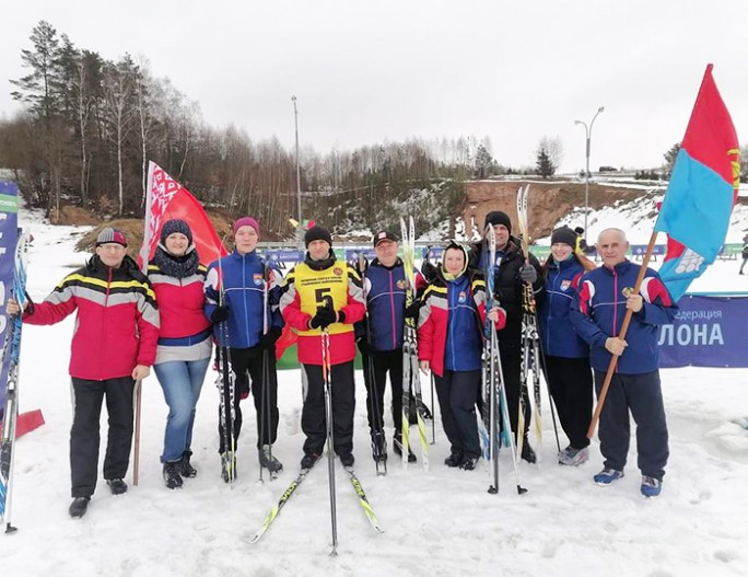 Команда Мостовского района приняла участие в областных соревнованиях по лыжным гонкам «Принеманская лыжня»