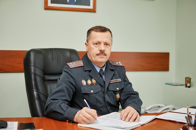 Закон, честь и порядок. Сотрудники Мостовского РОВД встречают день рождения белорусской милиции