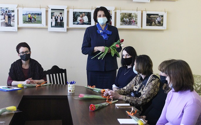 Месяц март, число восьмое. В социальной гостиной прошла встреча руководства районной организации БСЖ с женщинами района