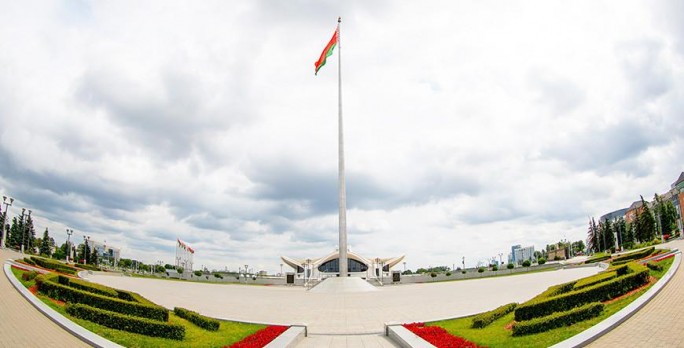 'Госсимволика защищает суверенитет Беларуси' – Александр Лукашенко поздравил соотечественников с Днем герба и флага