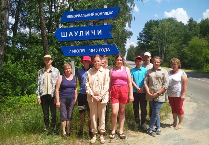 Праца – з задавальненнем, адпачынак – на карысць, так лічаць рагозніцкія старшакласнікі