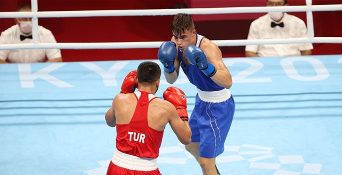 Боксер Александр Радионов одержал победу в стартовом бою олимпийского турнира