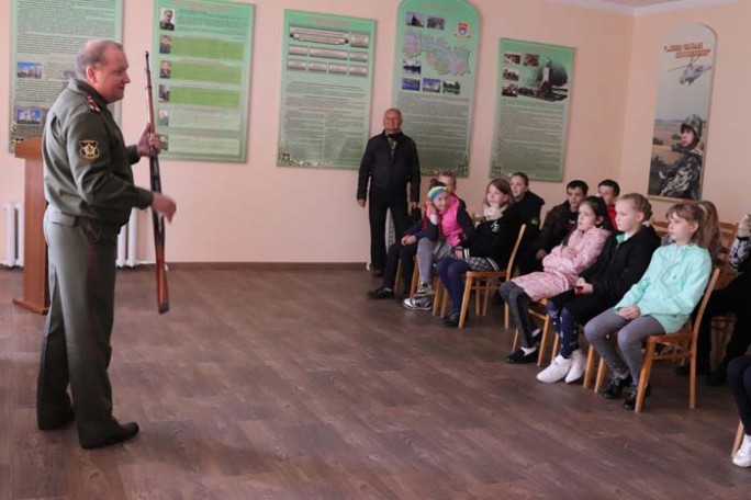 Как прошёл День открытых дверей в военном комиссариате Мостовского района в День народного единства