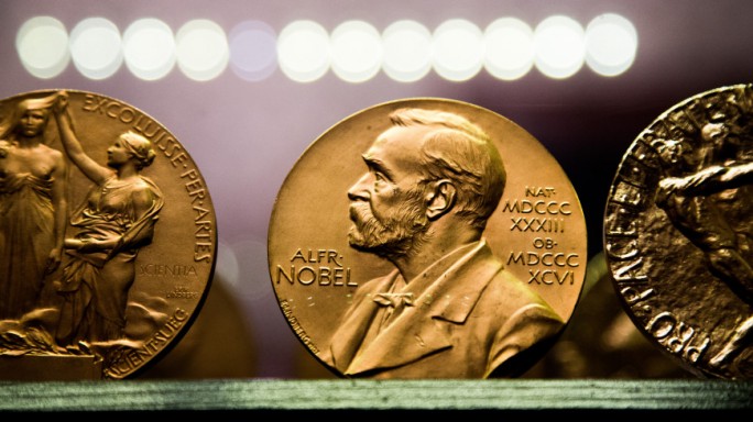 Лауреаты Нобелевской премии получат награды в своих странах