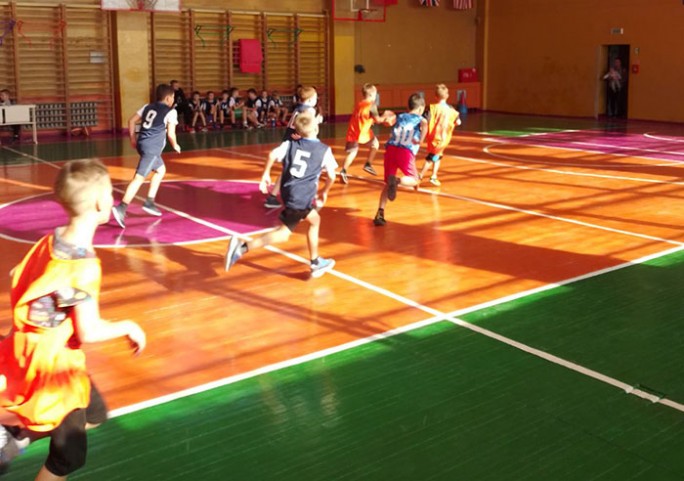 Товарищеская встреча юных баскетболистов прошла в Мостовской СДЮШОР