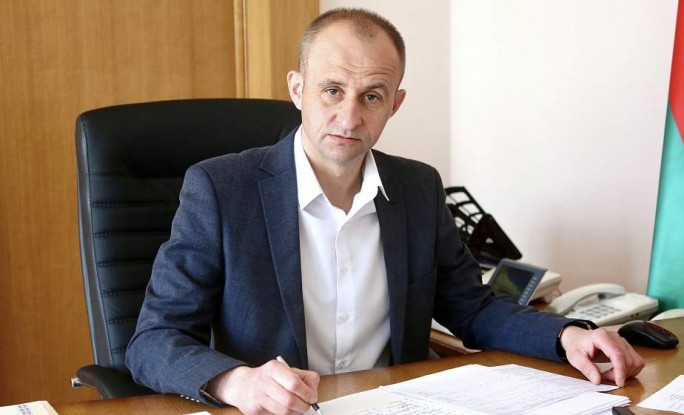 Субботнюю прямую линию с жителями региона провел первый заместитель председателя облисполкома Юрий Валеватый