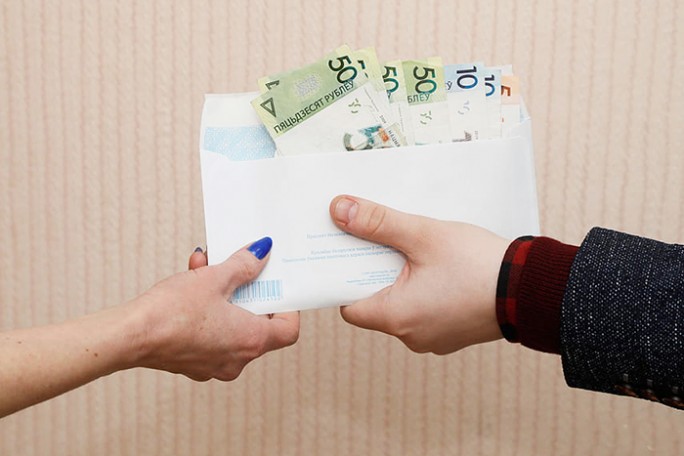 Чем опасна для нанимателей и работников Мостовщины зарплата «в конвертах»