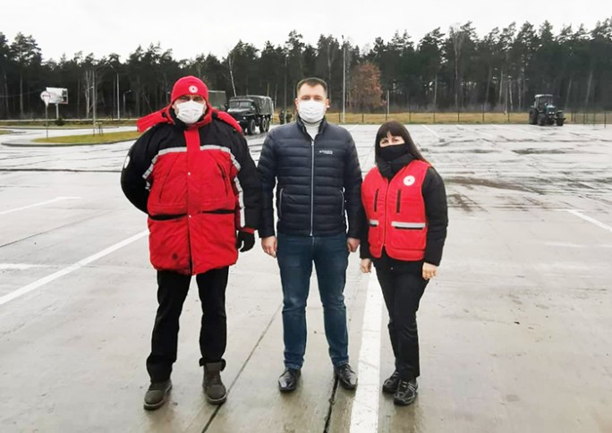 Чужой беды не бывает. Мостовские медики и представители Красного Креста доставили помощь беженцам на границу