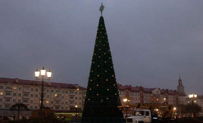 Когда украсят елку и где пройдут новогодние утренники? План мероприятий по подготовке к праздникам в Гродно