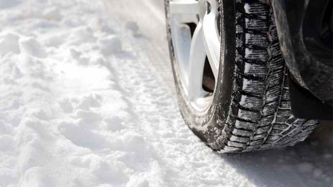 «Недостаточно только сменить шины и запастись «незамерзайкой»»: рассказываем мостовчанам, как правильно подготовить автомобиль к зиме