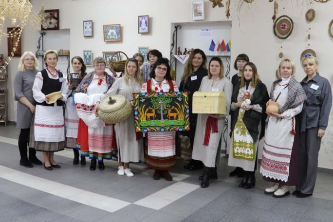 Мастер-класс народных ремёсел в рамках проекта «Старые традиции вечно молодые» собрал вместе самых талантливых жителей нашего региона