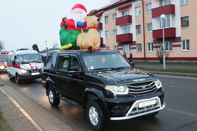 Впервые в Мостах пройдёт районный костюмированный автопробег «Новогодний экспресс»