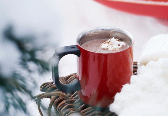 Сварите чашку горячего какао! Как улучшить настроение с помощью еды. Советы психолога