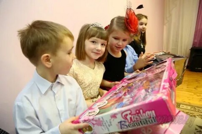 Республиканская акция «Наши дети» стартует на Гродненщине 14 декабря. Какие подарки готовят малышам?