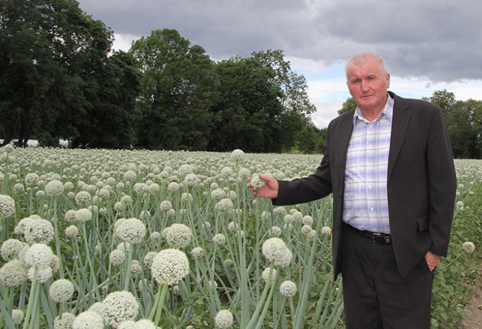 «Заморский апельсин не заменит белорусского яблока». 30 лет назад Генрих Мысливец создал на Мостовщине одно из первых в республике фермерских хозяйств