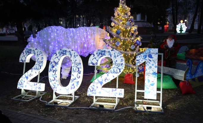 Аллея дизайнерских новогодних елок откроется в Гродно 10 декабря