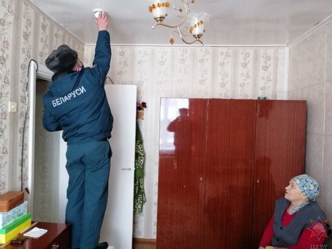 АПИ беду не проспит. Мостовские спасатели призывают устанавливать автономные пожарные извещатели