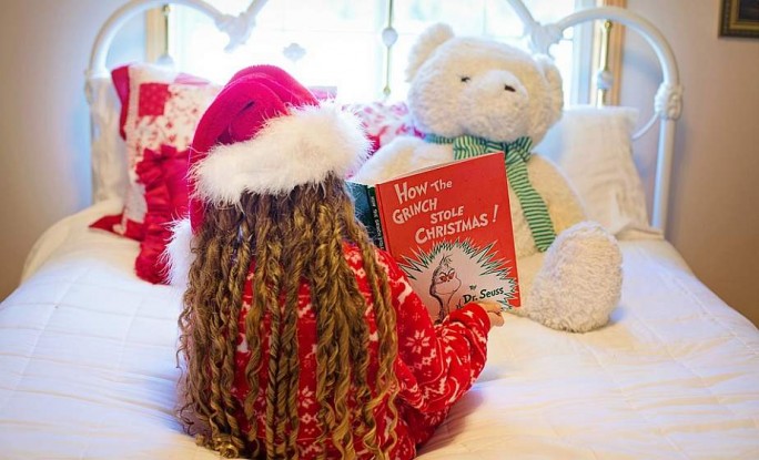 Что почитать до Нового года: 14 книг для волшебного настроения