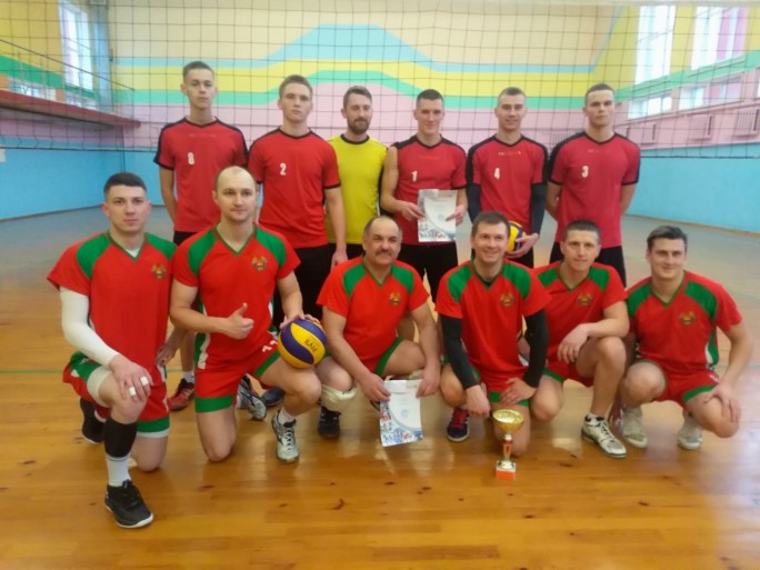 Борьба за первенство: кто из мостовчан победил в районных соревнованиях по волейболу