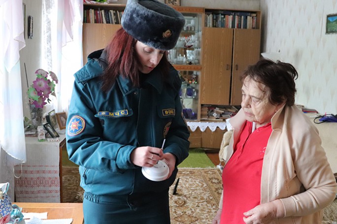 Извещатель без батарейки: на что обратили внимание смотровые комиссии при проверке домовладений мостовчан