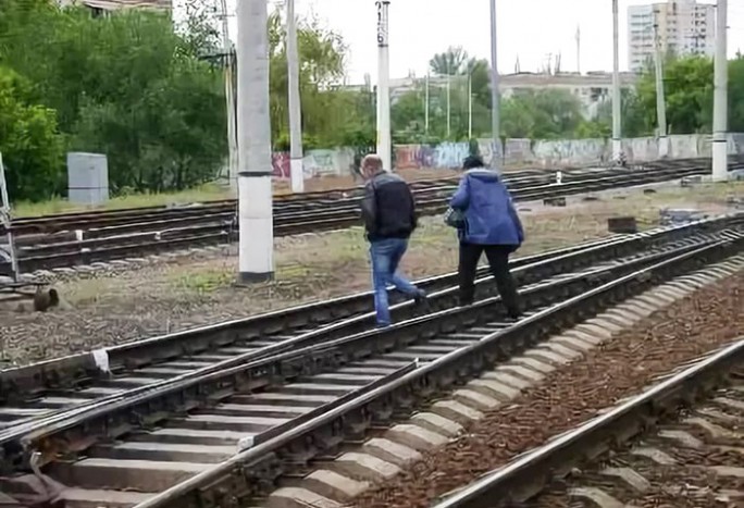 ОВД Мостовского райисполкома информирует, как правильно переходить железнодорожные пути
