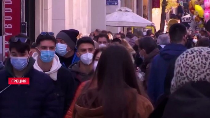 Европа возвращает антиковидные ограничения. В Англии учеников обязали носить маски в классе
