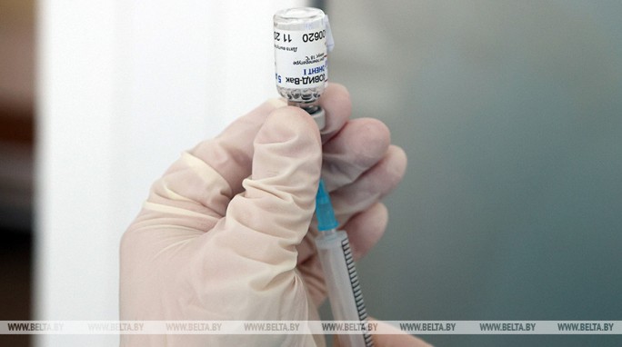 Вакцина 'Спутник V' получила постоянную регистрацию в России