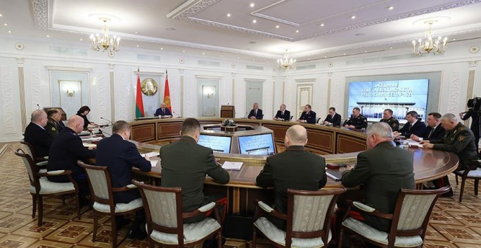 Александр Лукашенко: положения обновленной Конституции обеспечат развитие Беларуси в условиях вызовов и угроз