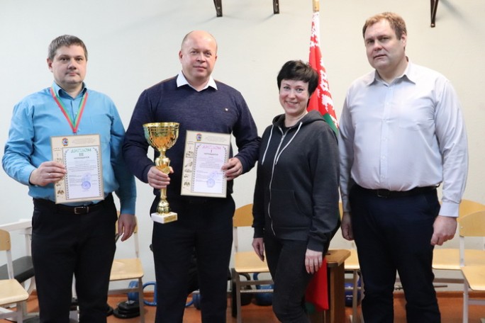 Точно в цель. Команда Мостовского райисполкома стала победителем районного турнира по стрельбе из пневматической винтовки