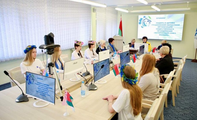 За мирную и любимую Беларусь! Лидер Гродненской областной организации БСЖ обратилась к женщинам  области